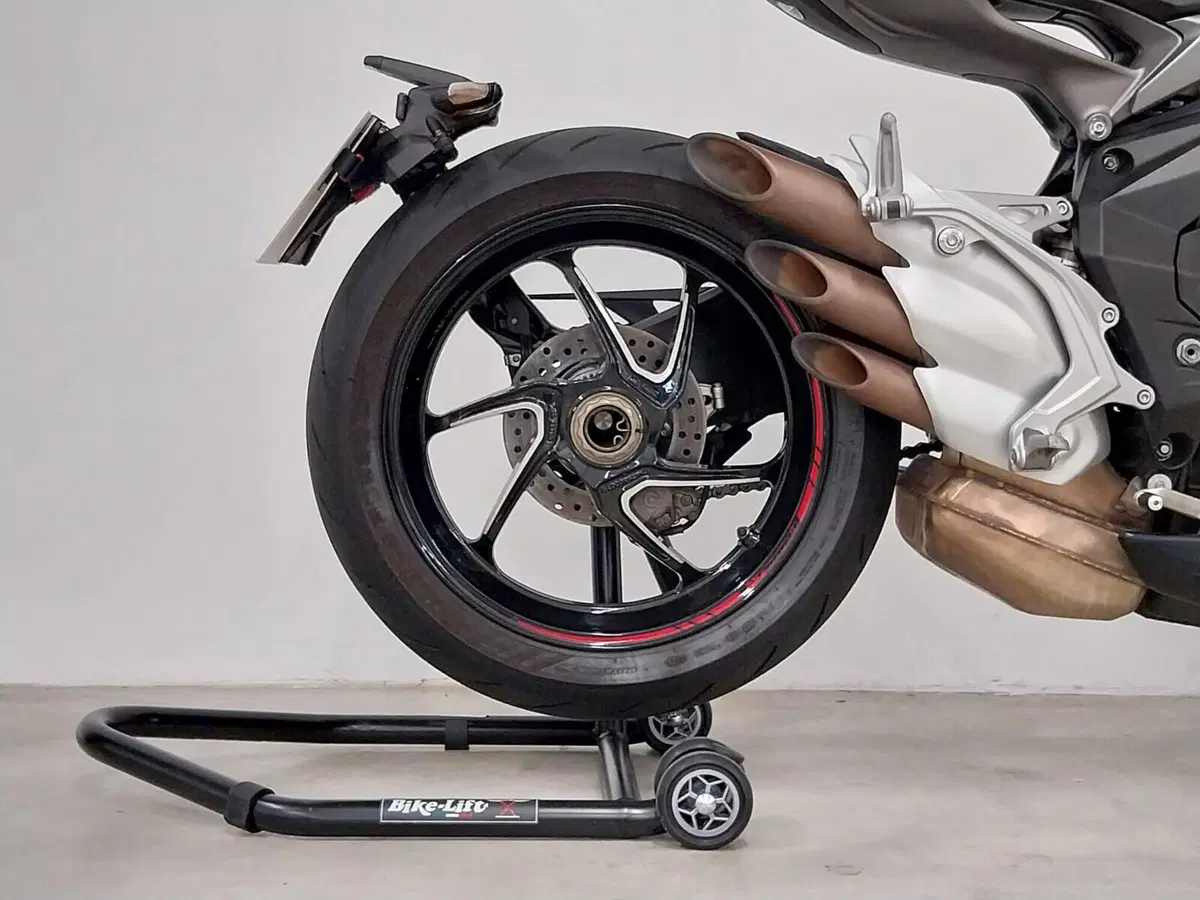 MV Agusta Brutale 800 RR (2017 - 20) (10)