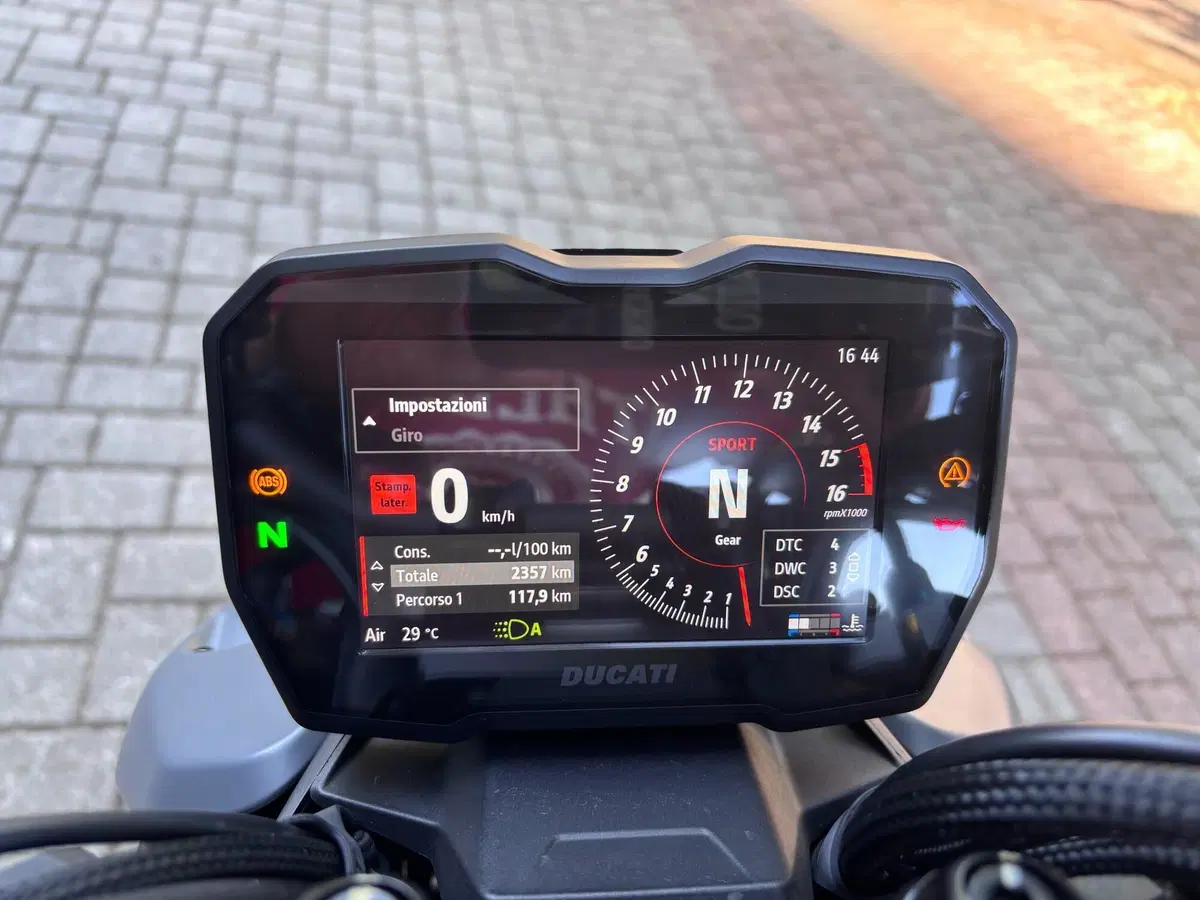 Ducati Streetfighter V4 S (2023 - 24) (5)