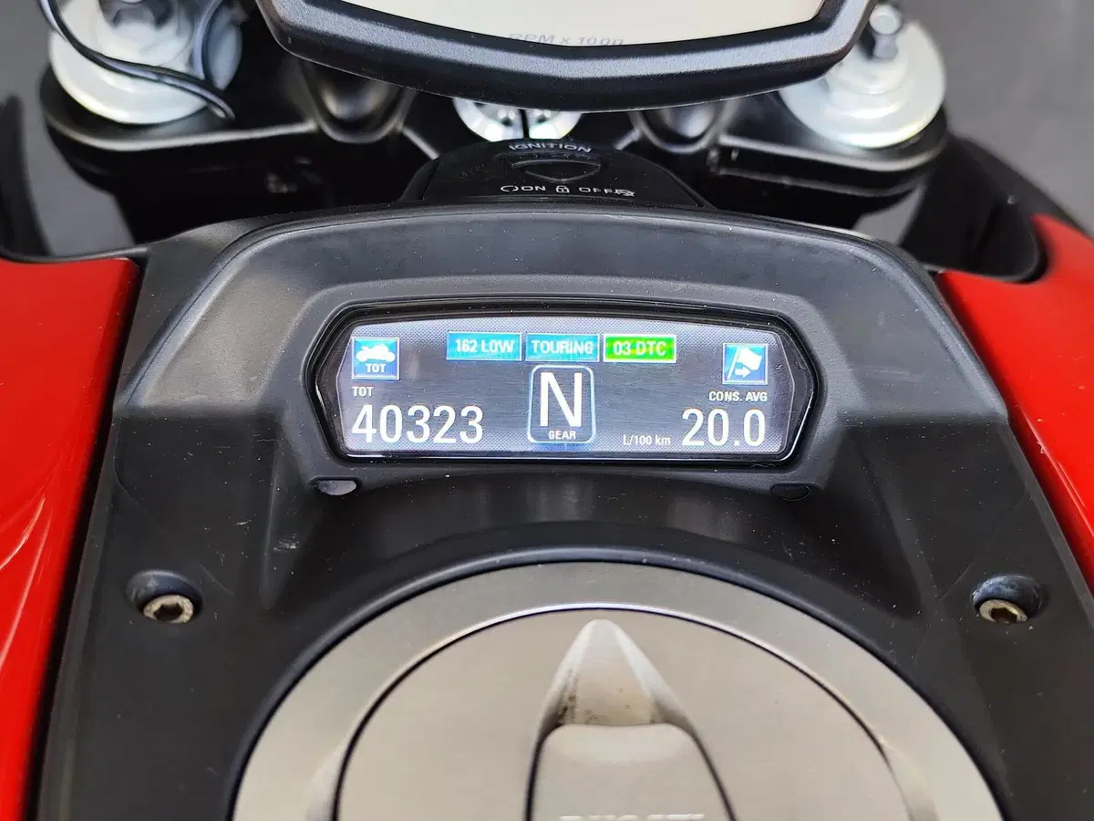 Ducati Diavel 1200 Carbon (2010 - 13) (5)
