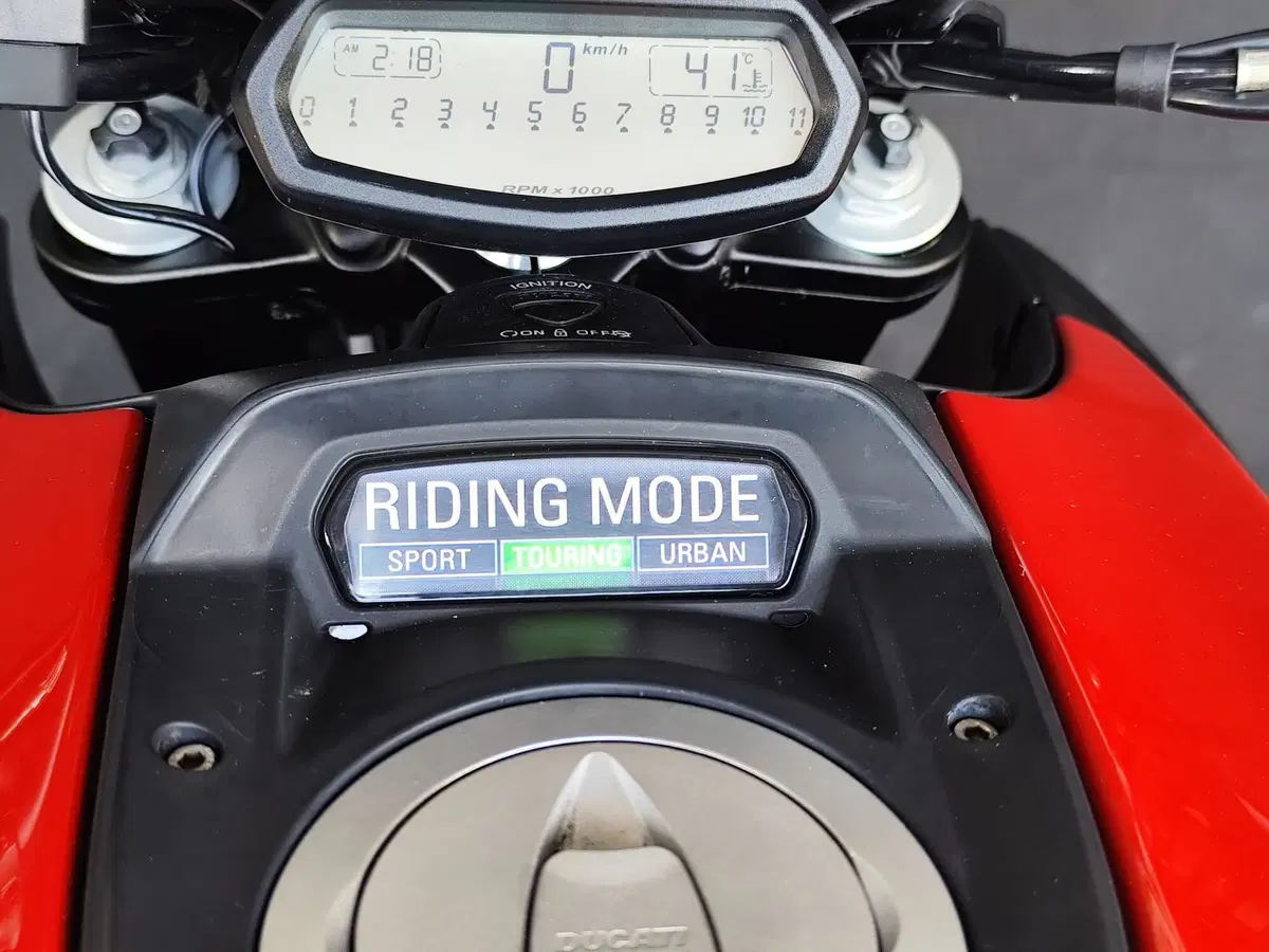 Ducati Diavel 1200 Carbon (2010 - 13) (13)