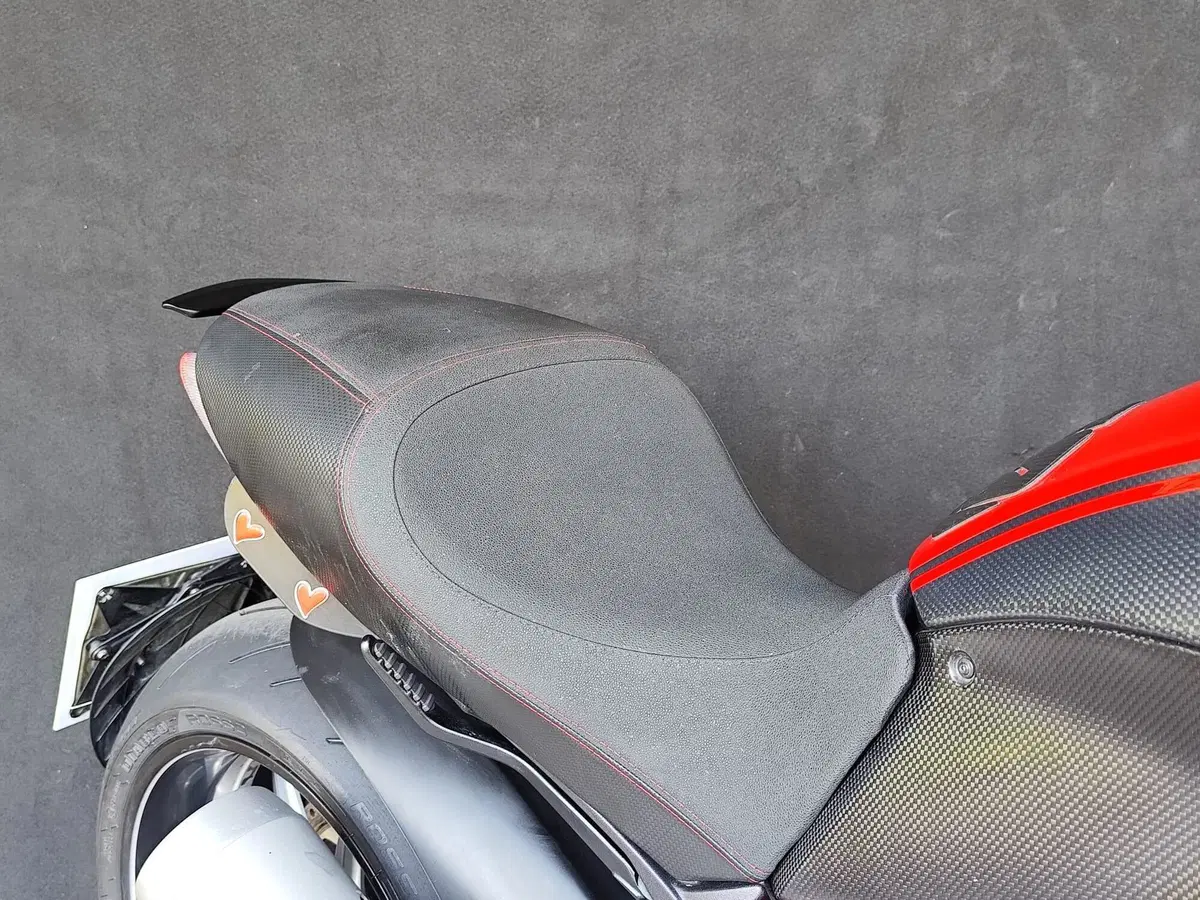 Ducati Diavel 1200 Carbon (2010 - 13) (18)