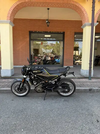 Husqvarna Svartpilen 401 (2020) usata