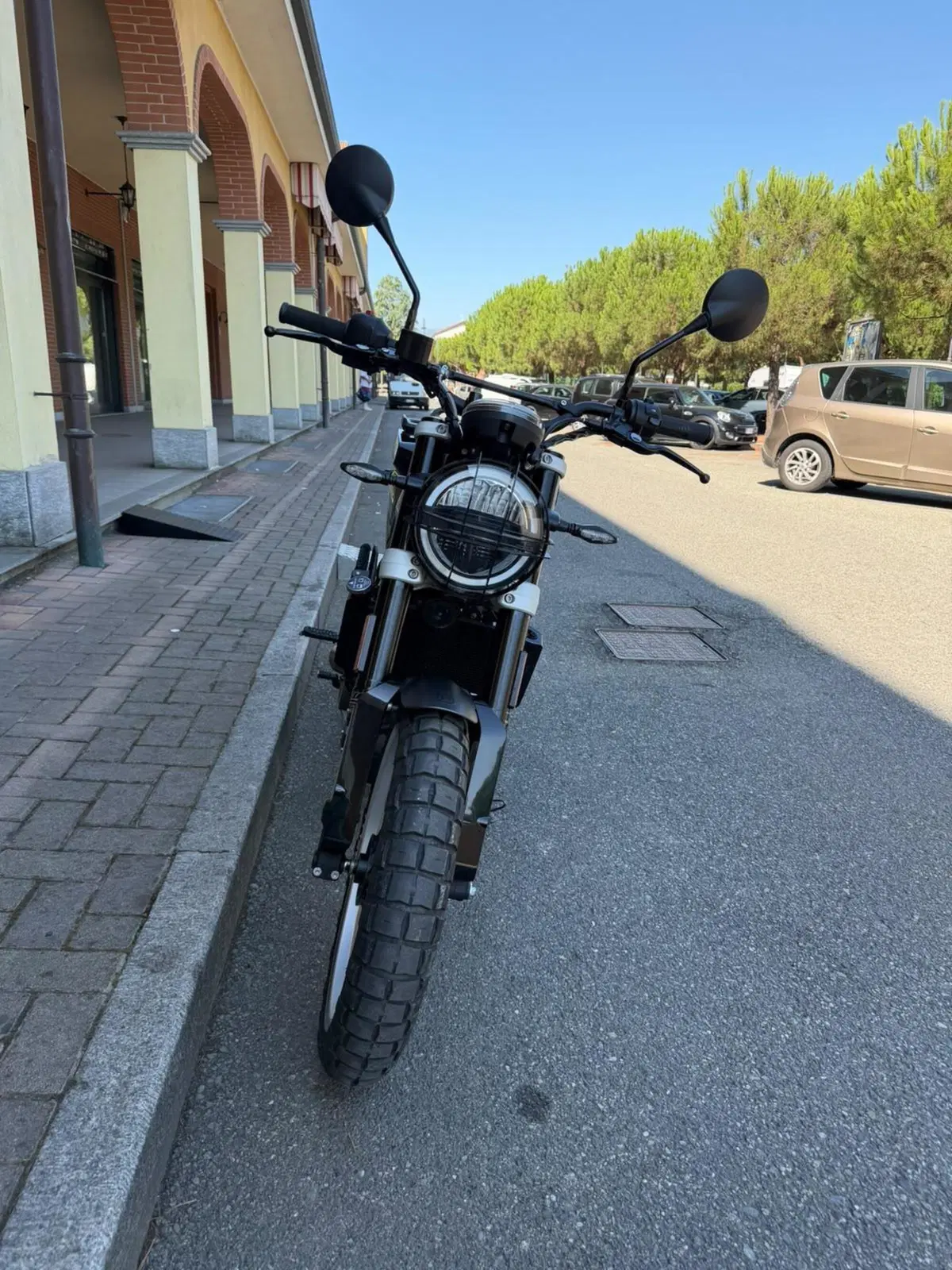 Husqvarna Svartpilen 401 (2020) (6)