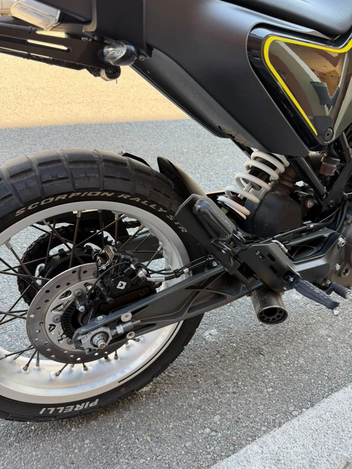 Husqvarna Svartpilen 401 (2020) (8)