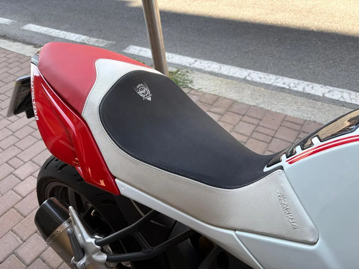MV Agusta Brutale 800 EAS ABS (2012 - 15) (15)