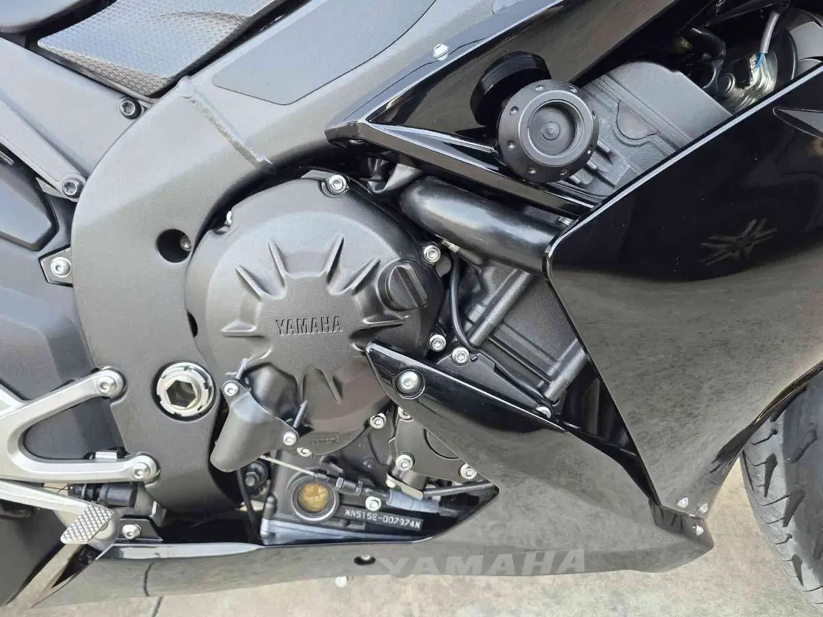 Yamaha YZF R1 (2007 - 08) (17)