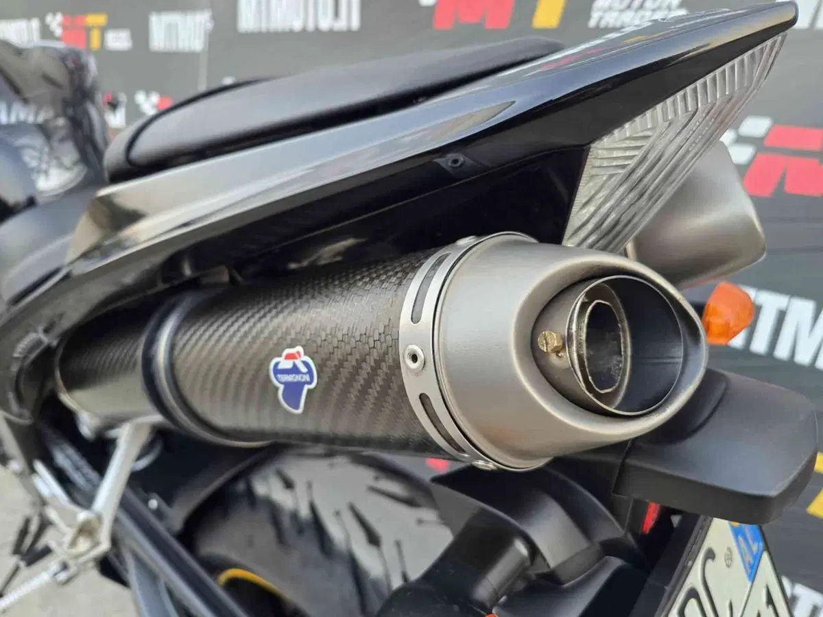 Yamaha YZF R1 (2007 - 08) (15)