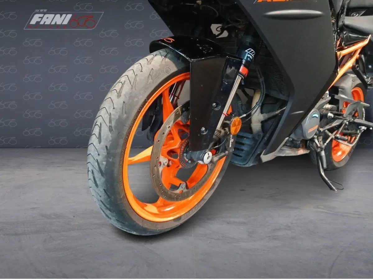 KTM RC 125 (2022 - 26) (5)