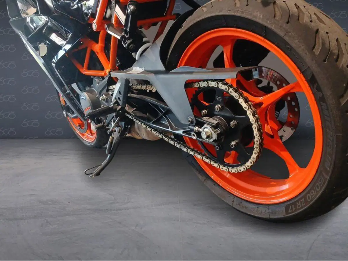 KTM RC 125 (2022 - 26) (6)