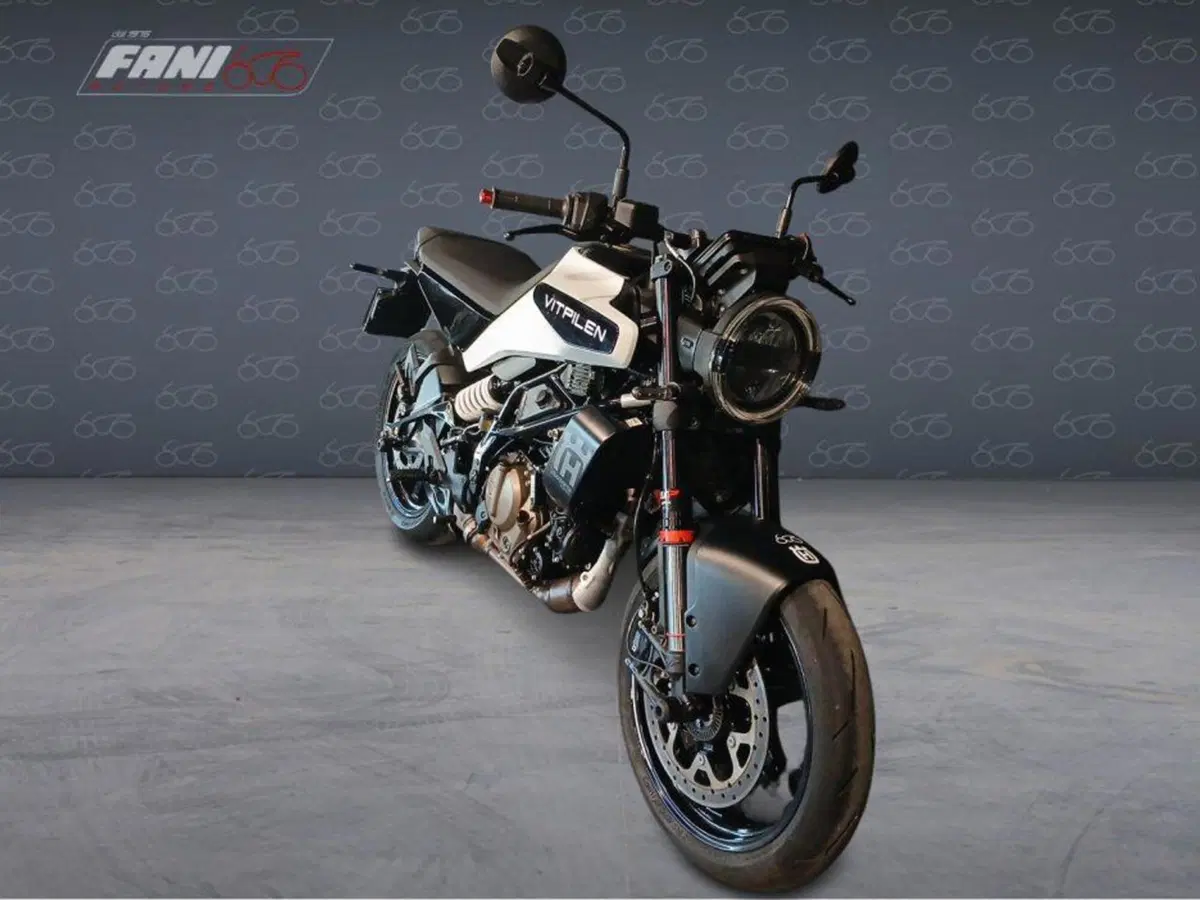 Husqvarna Svartpilen 125 (2024 - 26) (4)
