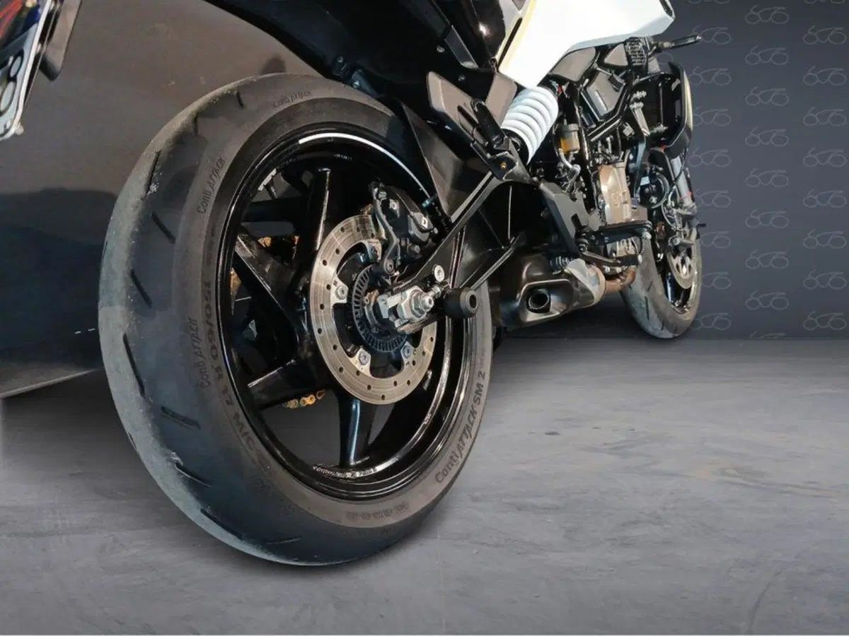 Husqvarna Svartpilen 125 (2024 - 26) (5)