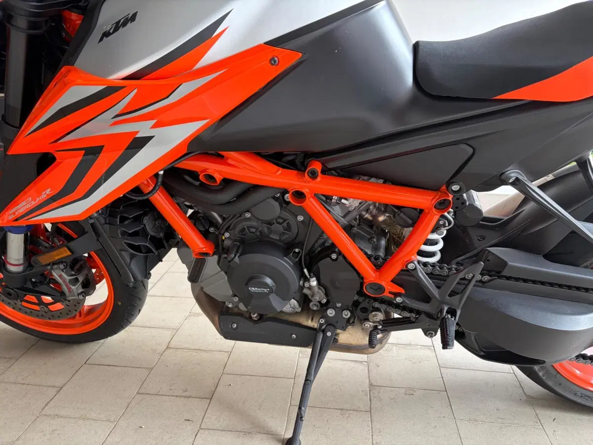 KTM 1290 Super Duke R EVO (2022 - 23) (6)