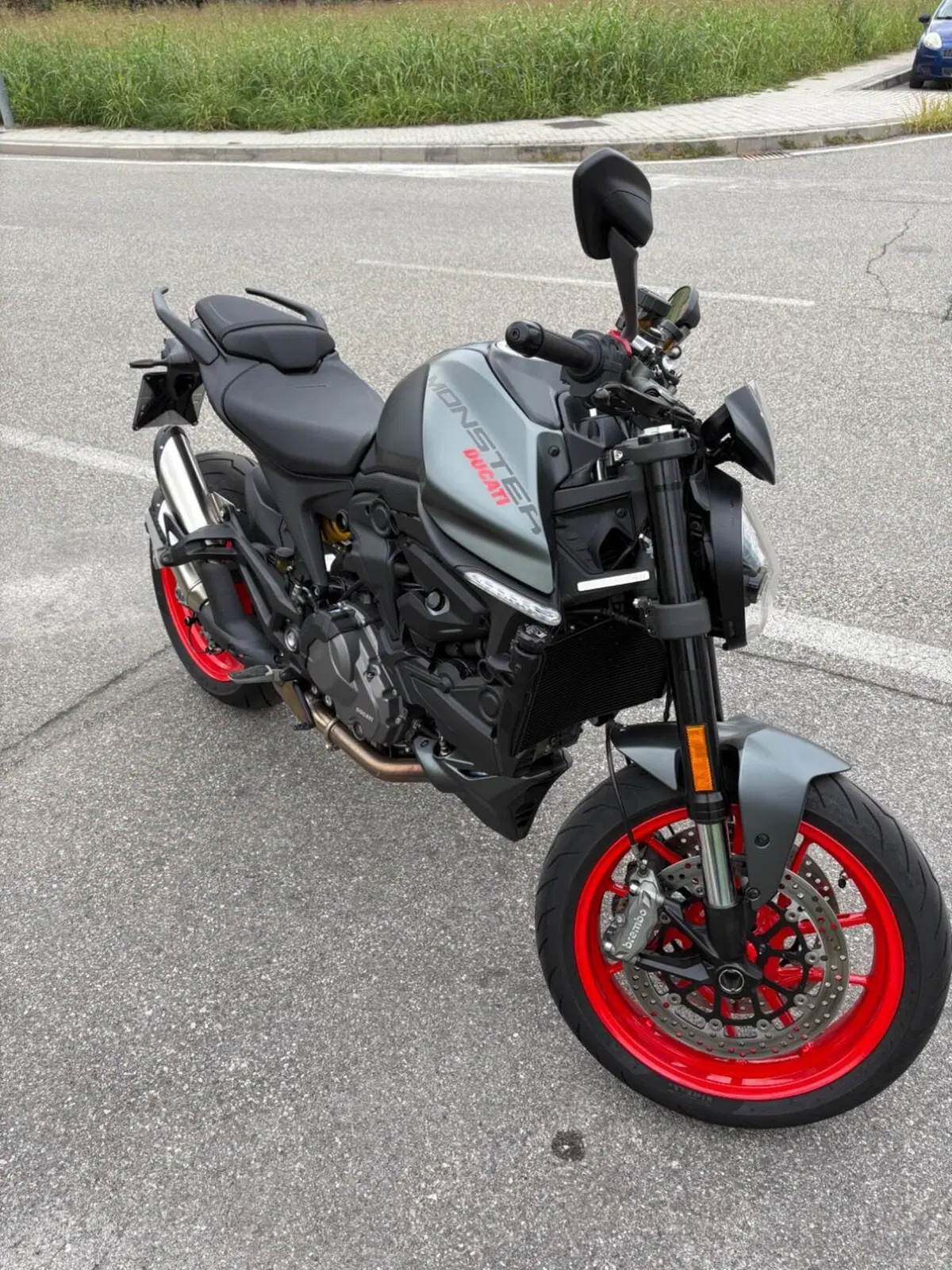 Ducati Monster 937 + (2021 - 25) (2)