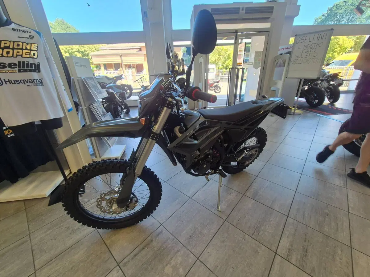 Betamotor RR 125 4T Enduro T (2025 - 26) (3)