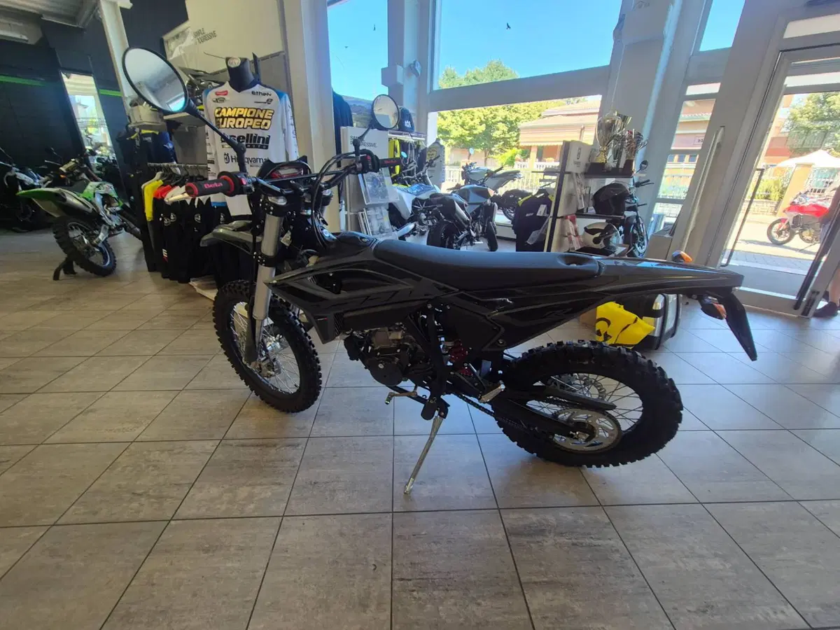 Betamotor RR 125 4T Enduro T (2025 - 26) (4)