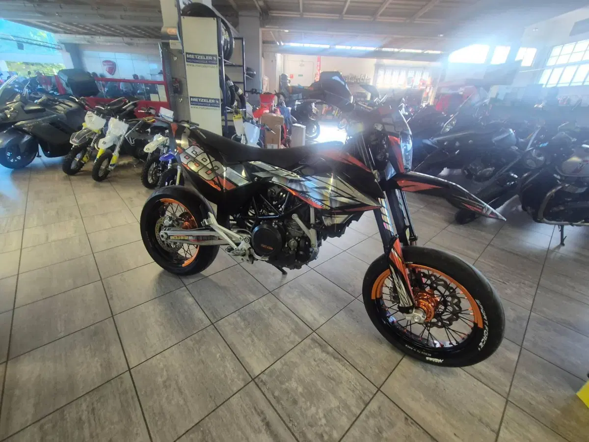 KTM 690 SMC (2008- 11)