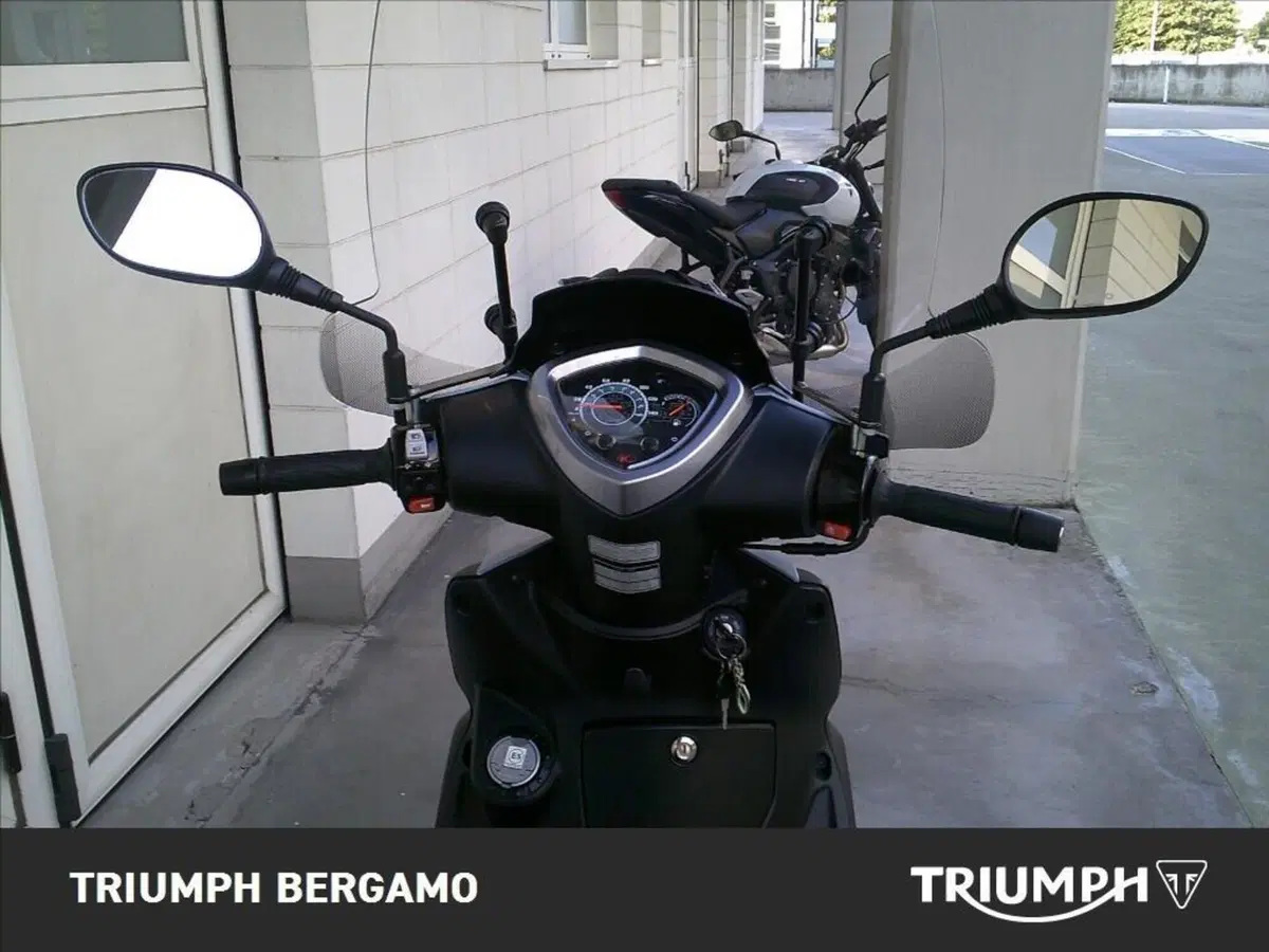 Kymco Agility 200i R16 + (2021 - 25) (7)