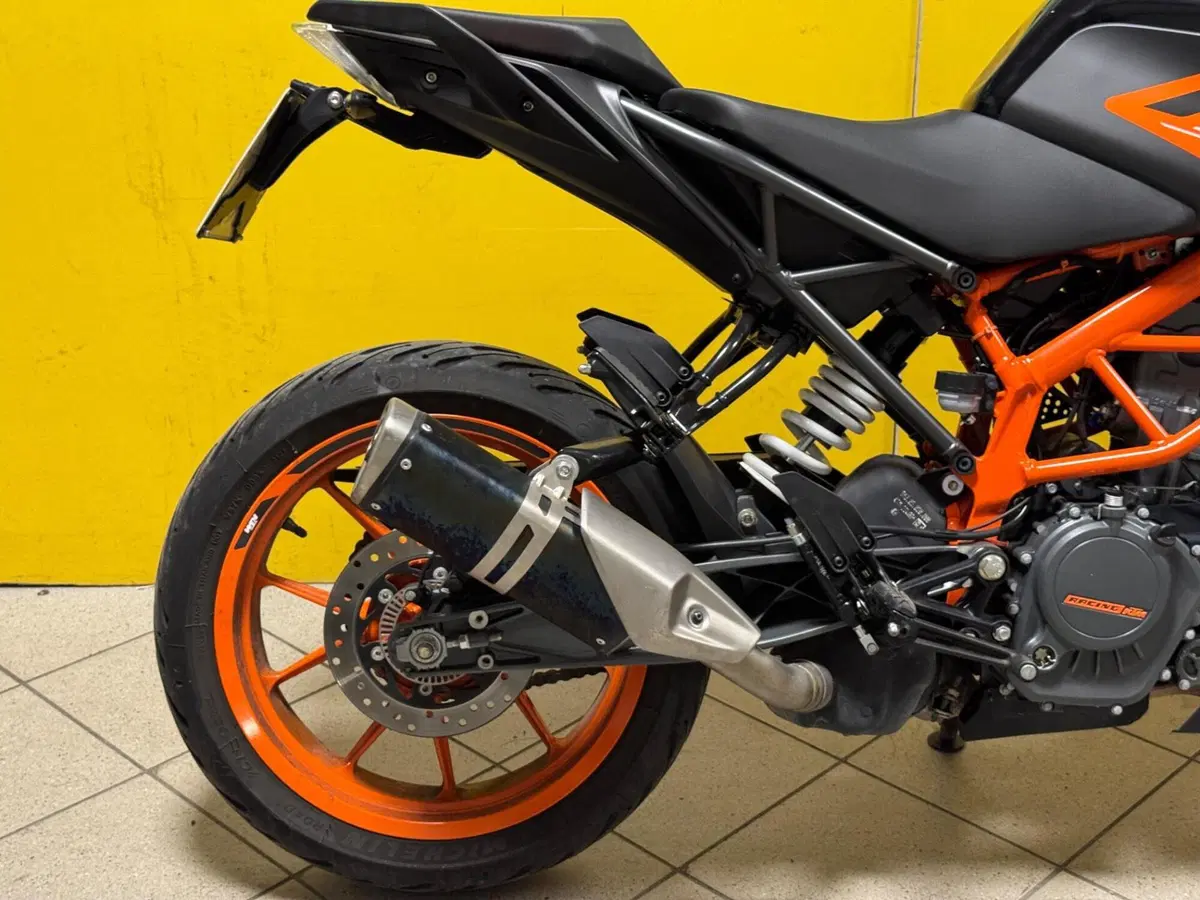 KTM 125 Duke (2021 - 23) (5)