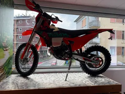KTM 300 EXC 6Days (2027) nuova