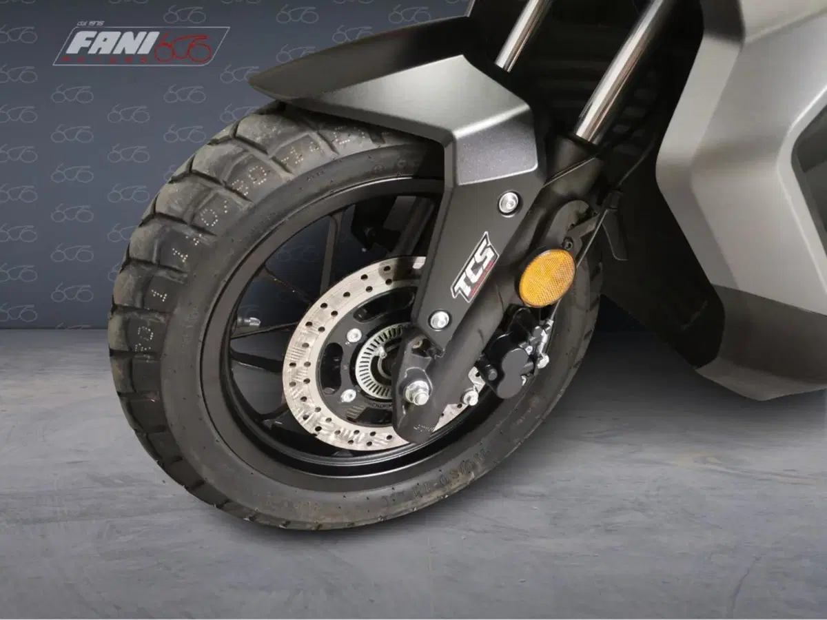 Voge Sfida SR1 ADV (2023 - 26) (5)
