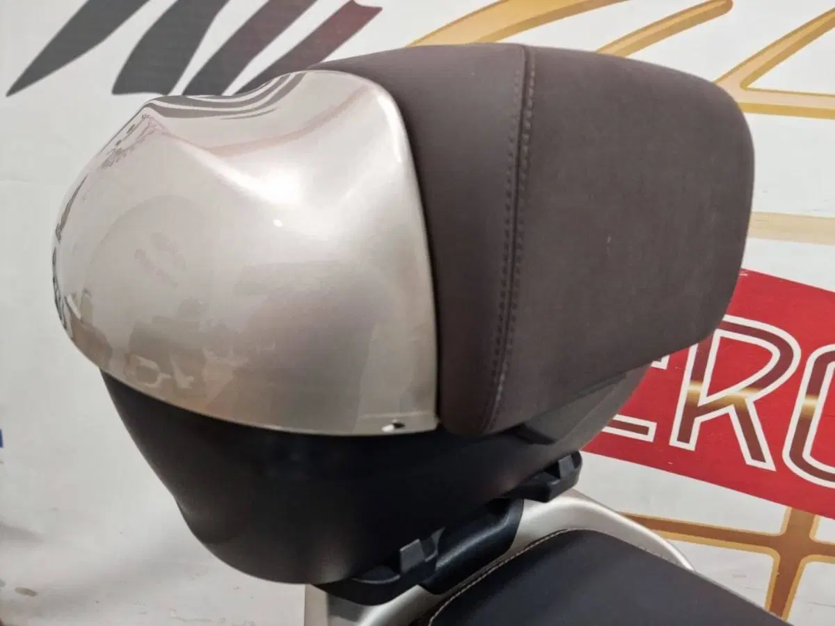 Piaggio Beverly 300 ABS-ASR (2021 - 25) (7)