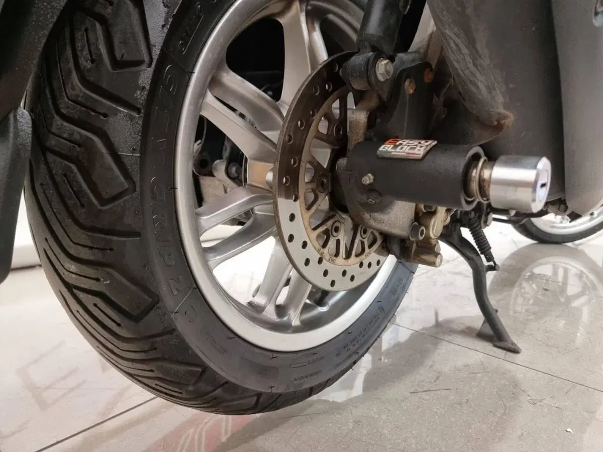 Piaggio Beverly 300 ABS-ASR (2021 - 25) (10)