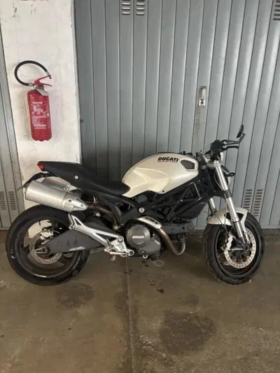 Ducati Monster 696 (2008 - 13) usata
