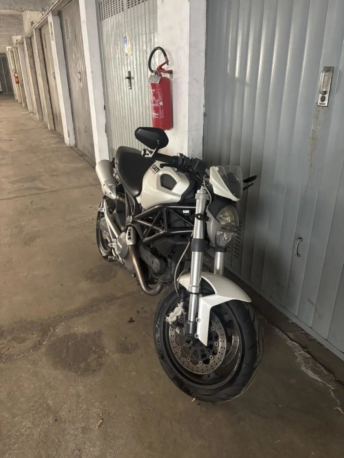 Ducati Monster 696 (2008 - 13) (3)