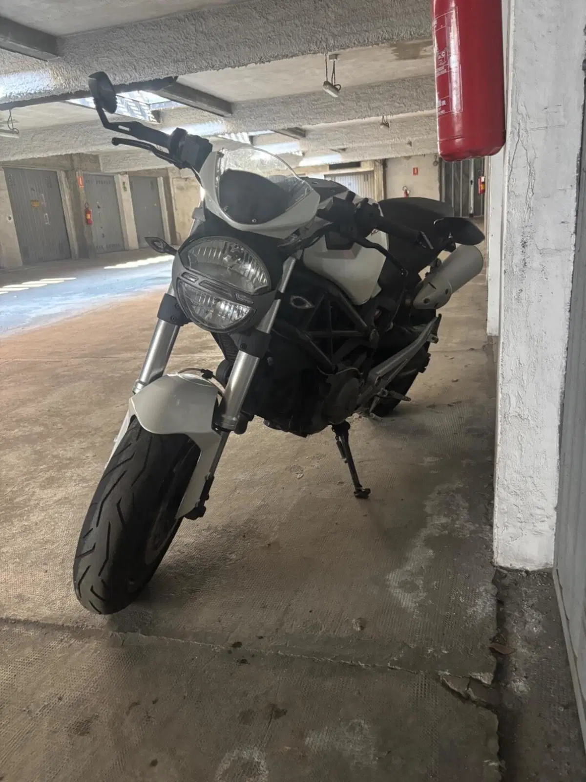 Ducati Monster 696 (2008 - 13) (4)