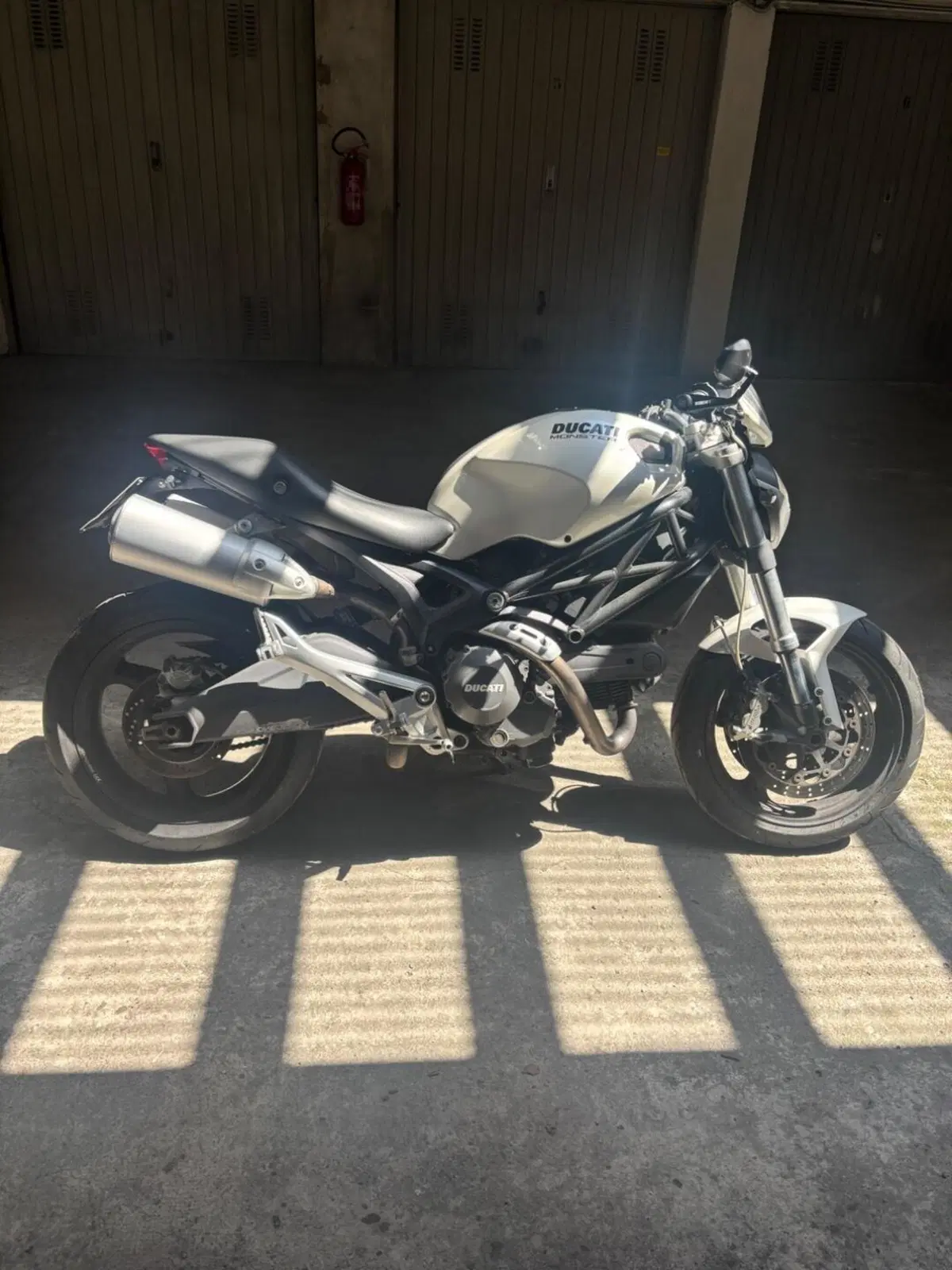 Ducati Monster 696 (2008 - 13) (5)