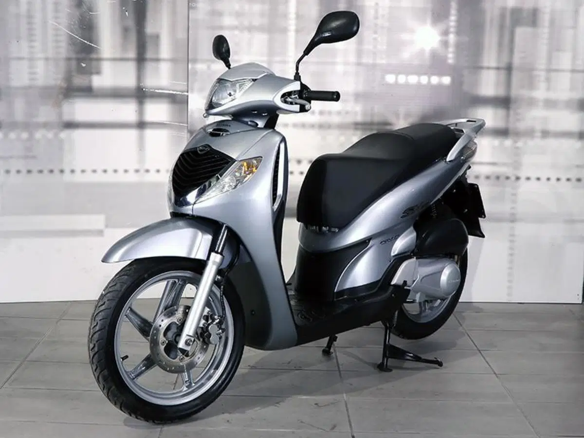 Honda SH 150i (2005 - 08) (6)
