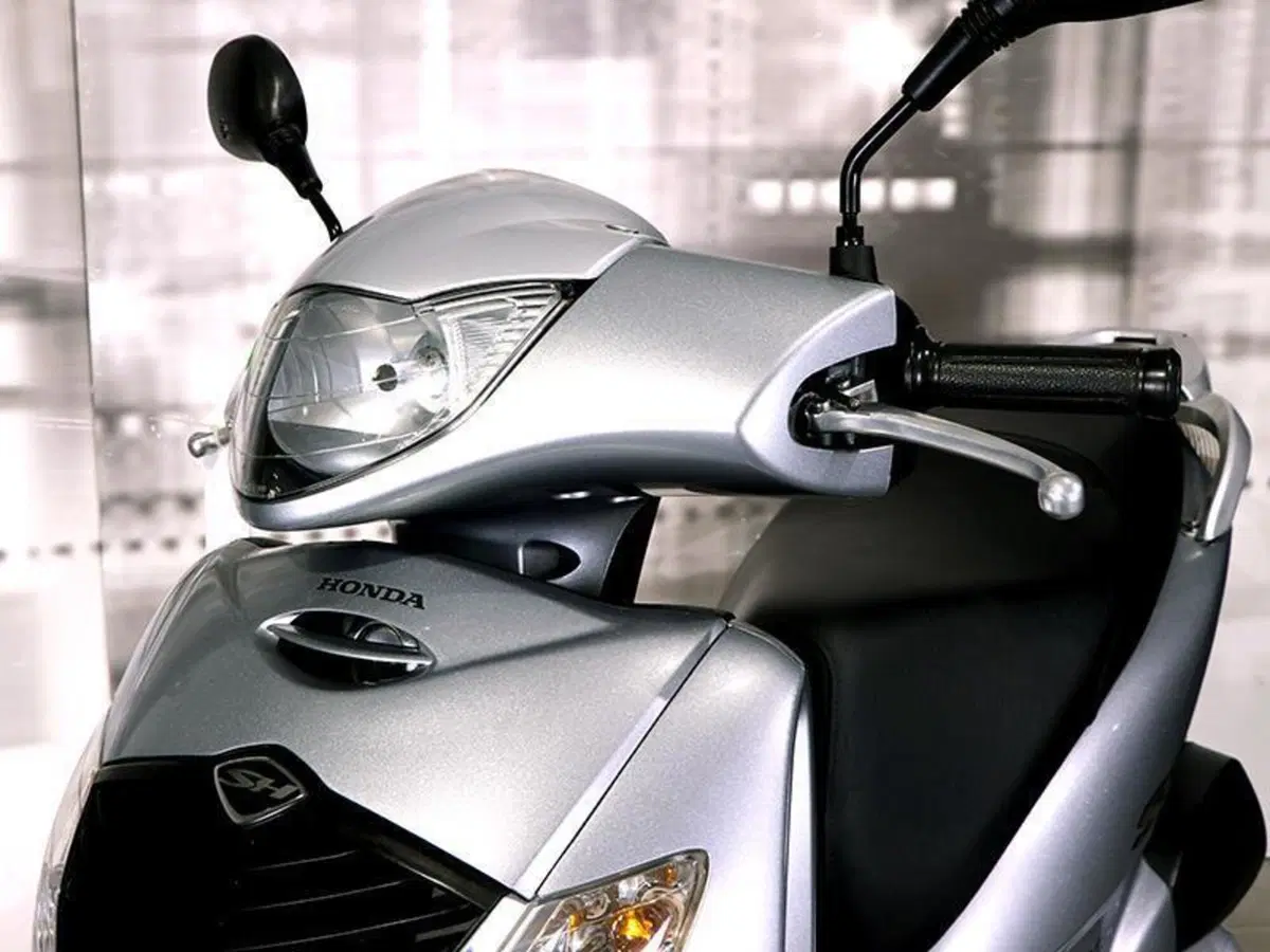 Honda SH 150i (2005 - 08) (8)