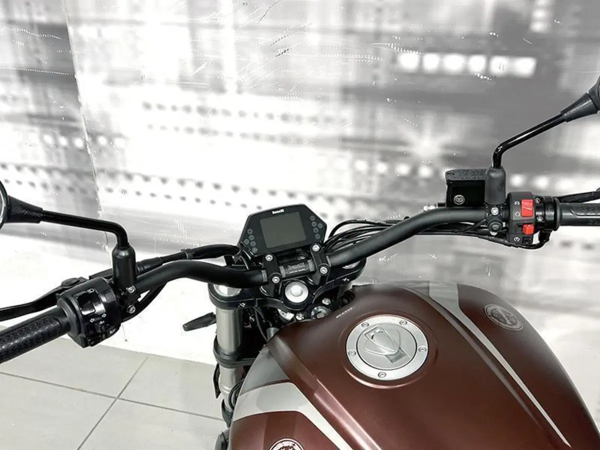 Benelli 502 C (2021 - 25) (5)