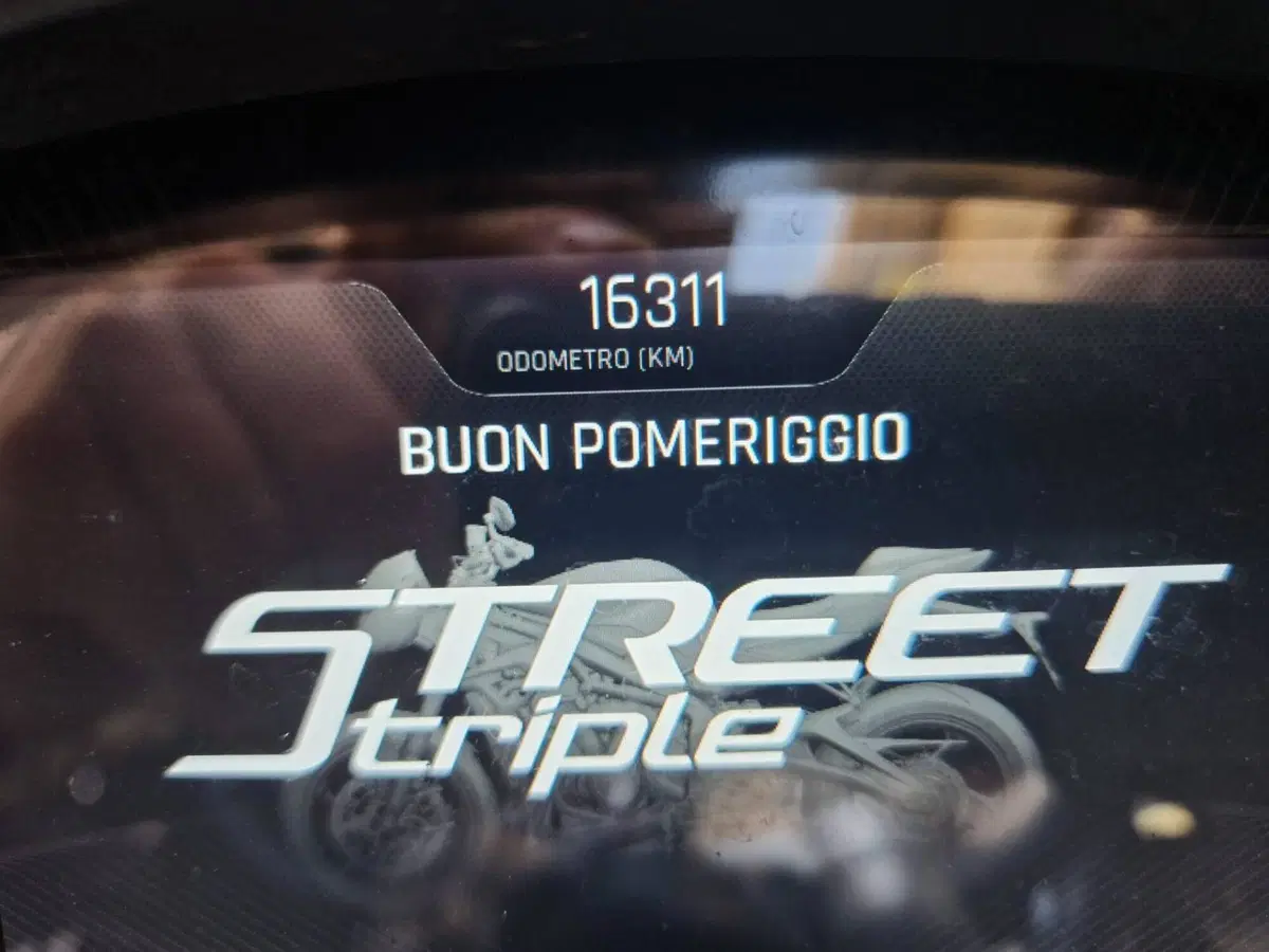 Triumph Street Triple RS (2020 - 22) (4)