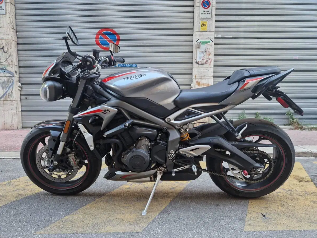 Triumph Street Triple RS (2020 - 22) (3)