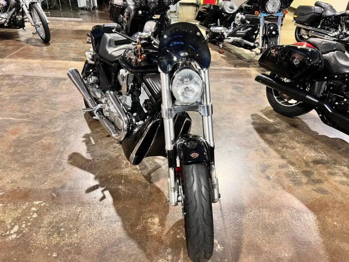 Harley-Davidson 1130 Street Rod (2006 - 07) - VRSCR (3)