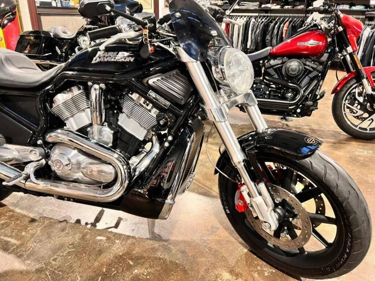 Harley-Davidson 1130 Street Rod (2006 - 07) - VRSCR (4)