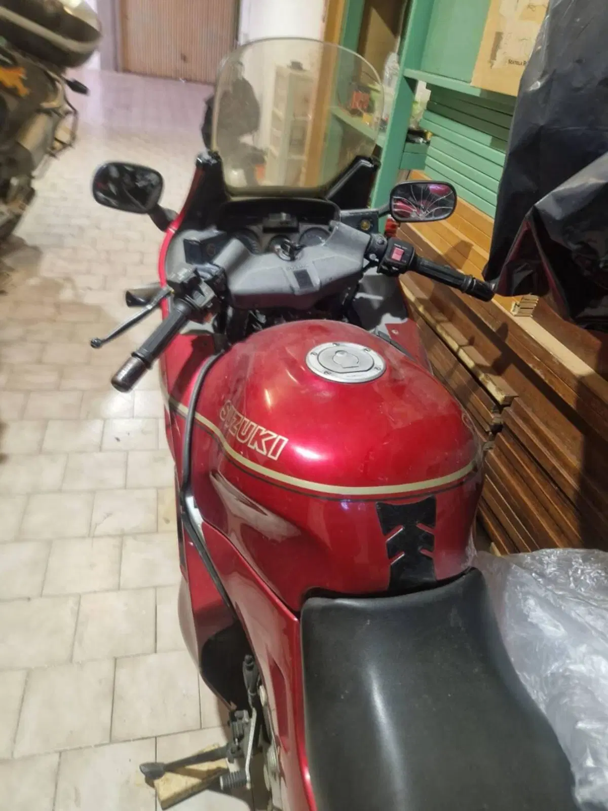 Suzuki GSX 1100 F (2)