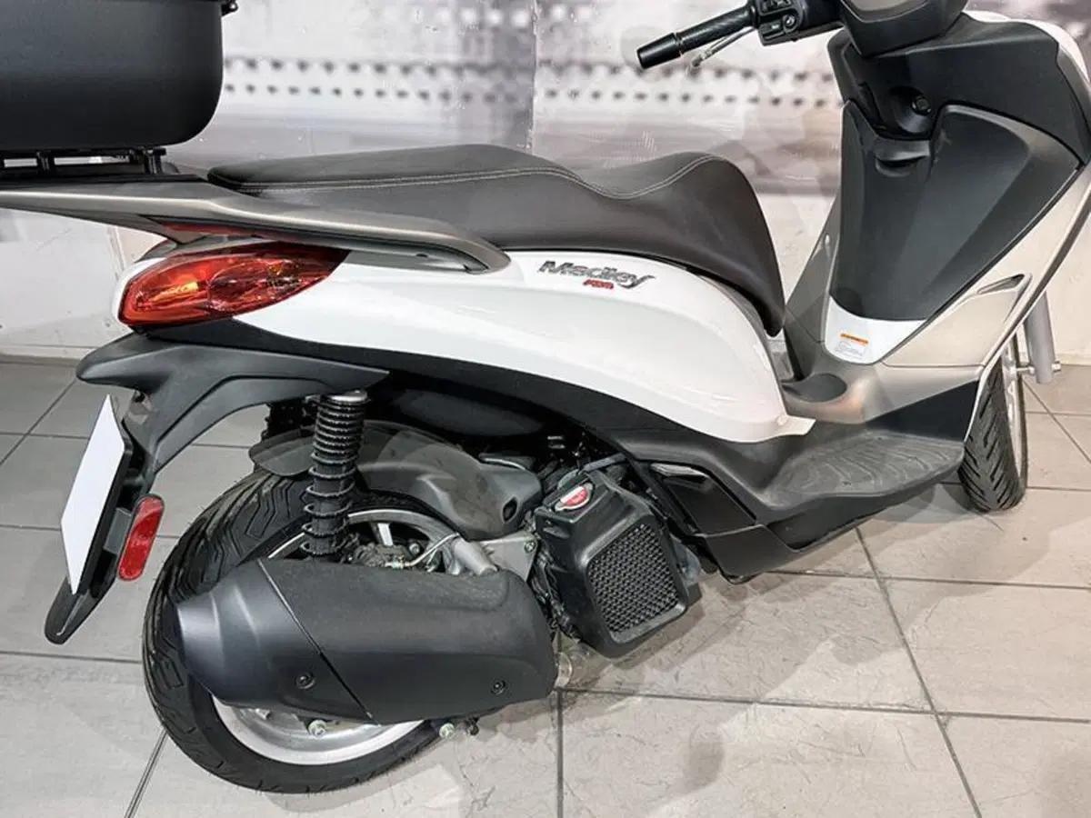 Piaggio Medley 150 ABS (2021 - 25) (5)
