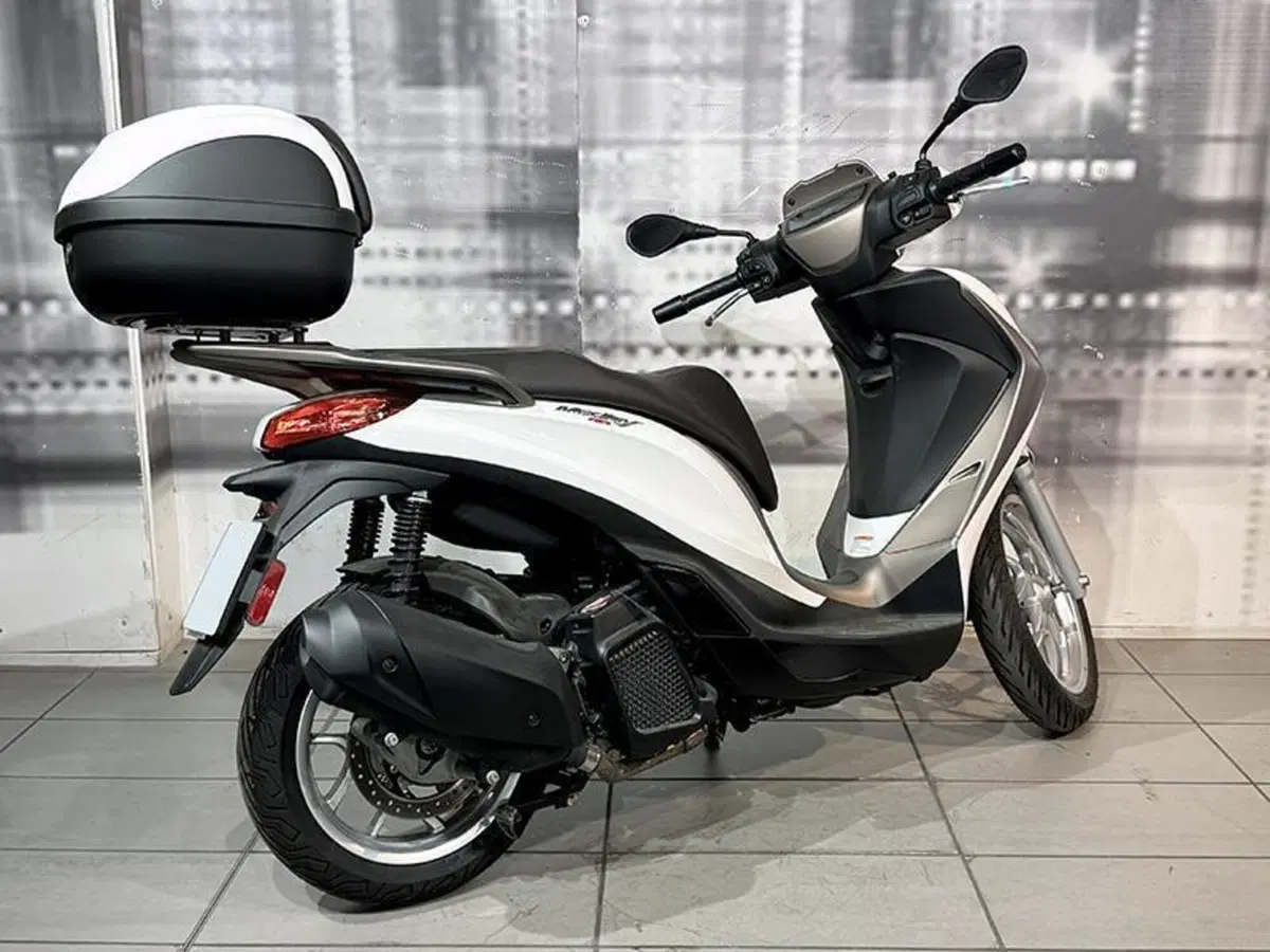 Piaggio Medley 150 ABS (2021 - 25) (8)