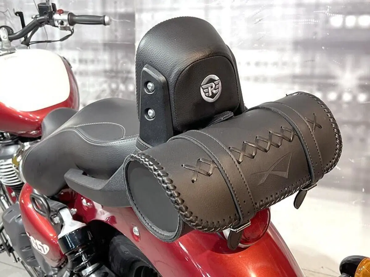 Royal Enfield Super Meteor 650 (2023 - 26) (5)