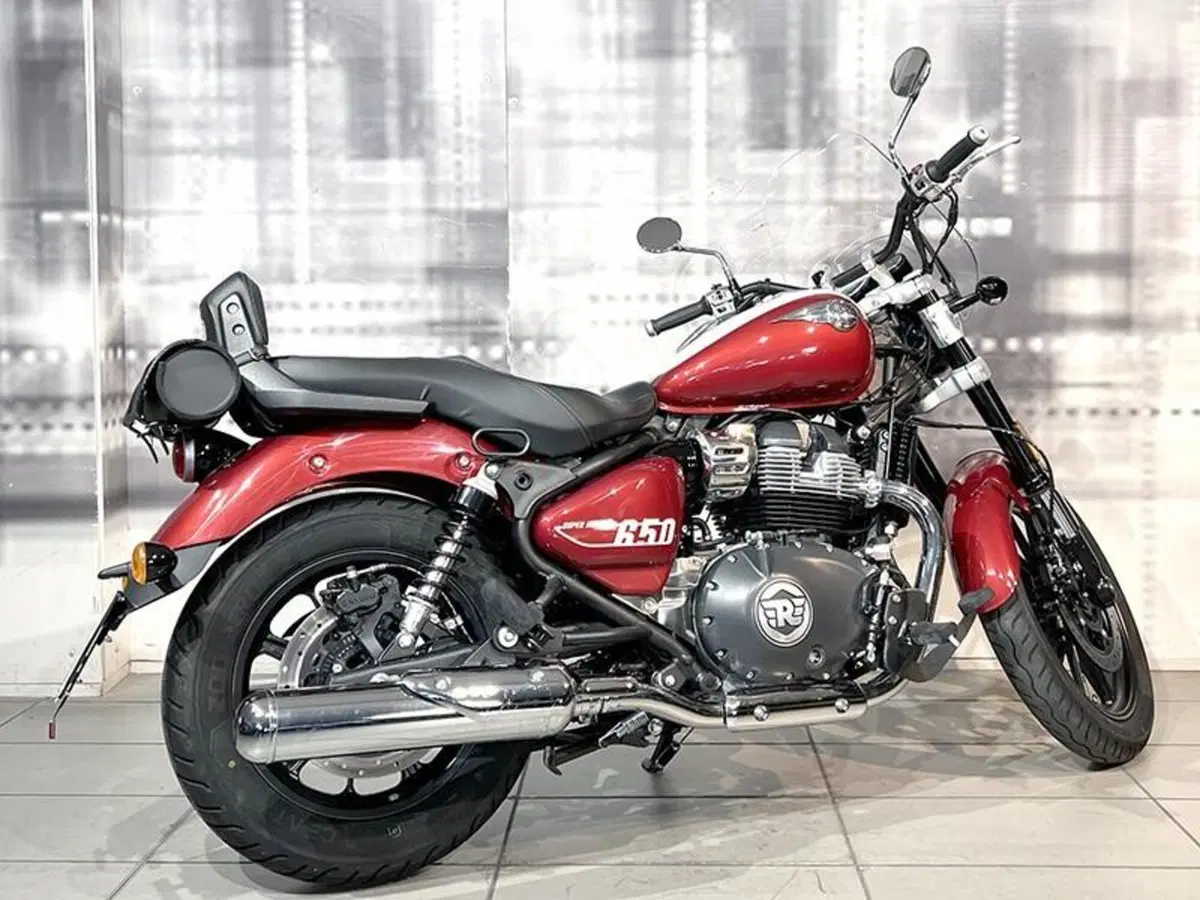 Royal Enfield Super Meteor 650 (2023 - 26) (8)