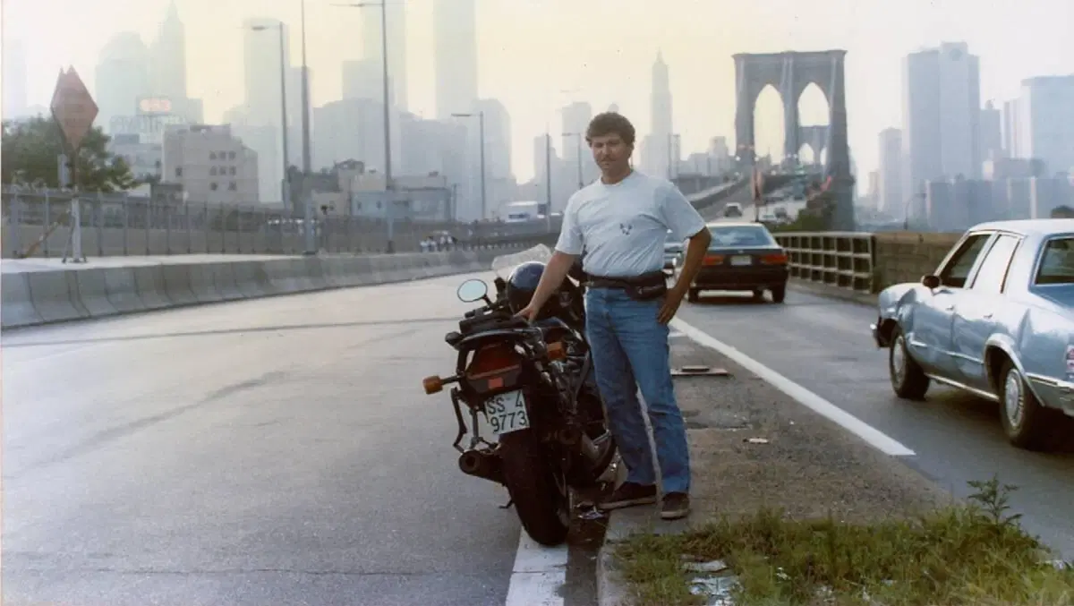 Suzuki GSX 1100 F (6)