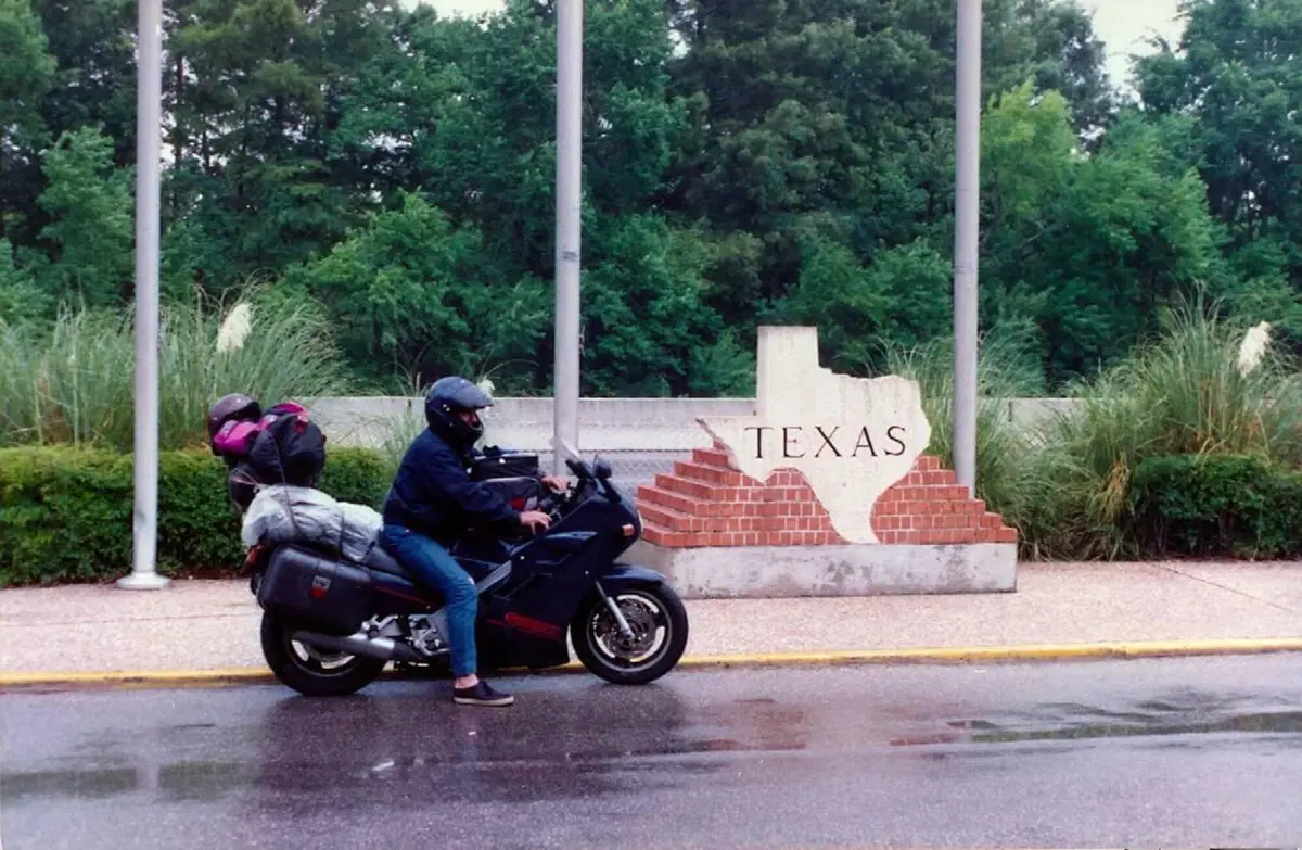 Suzuki GSX 1100 F (7)