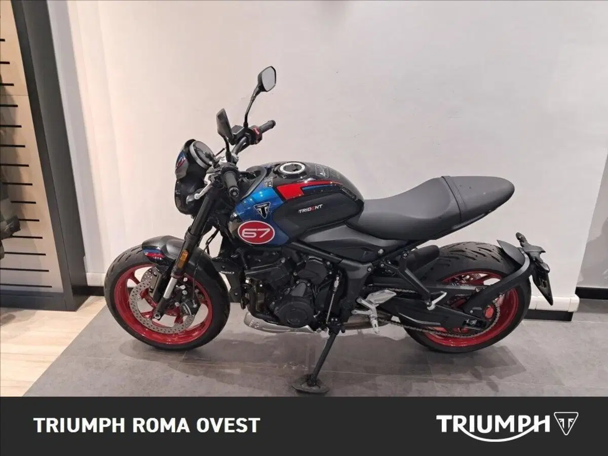Triumph Trident 660 Triple Tribute Edition (2025 - 26) (6)