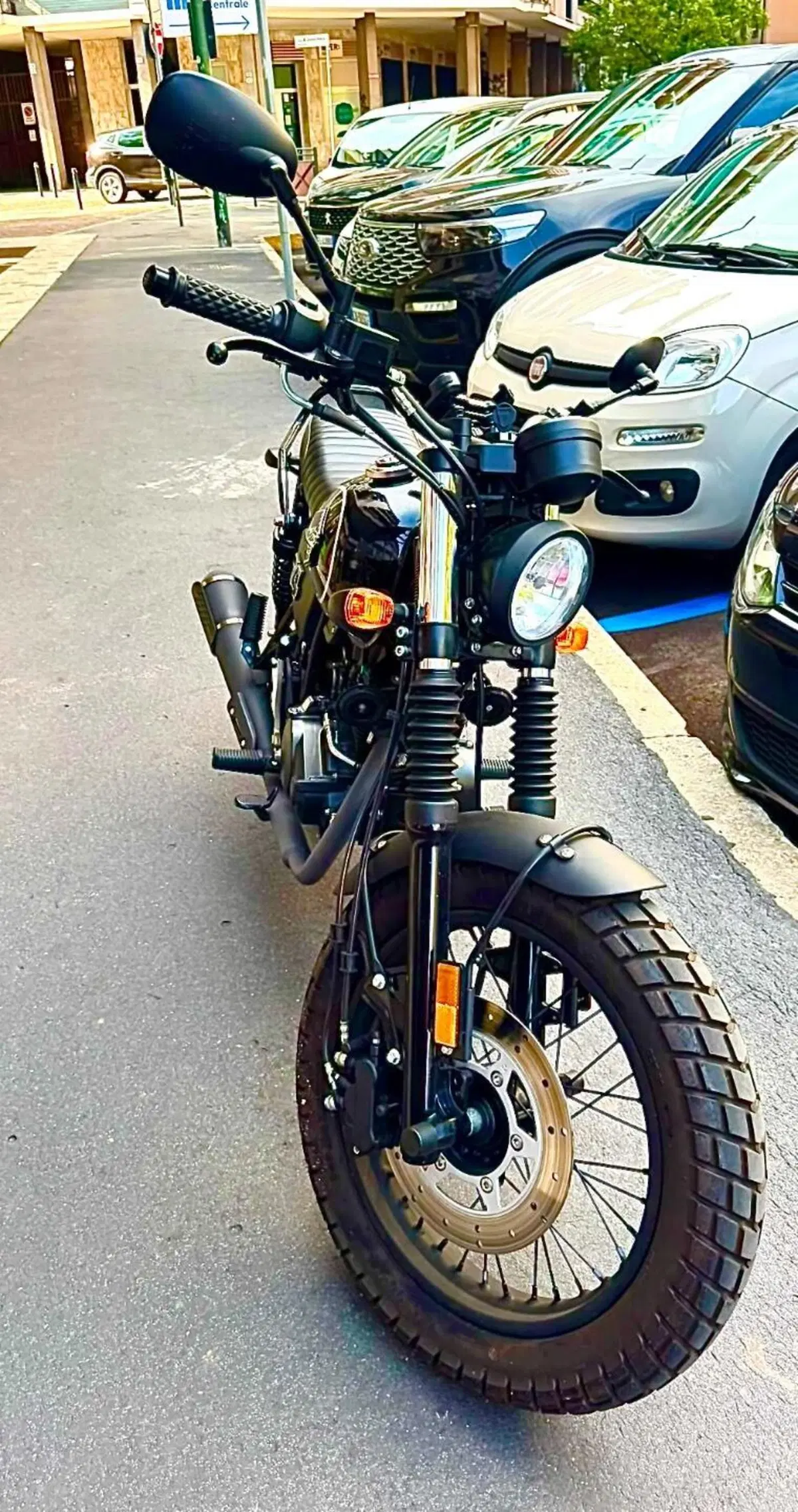 Archive Motorcycle AM 125 Blackpearl (2025 - 26) (4)