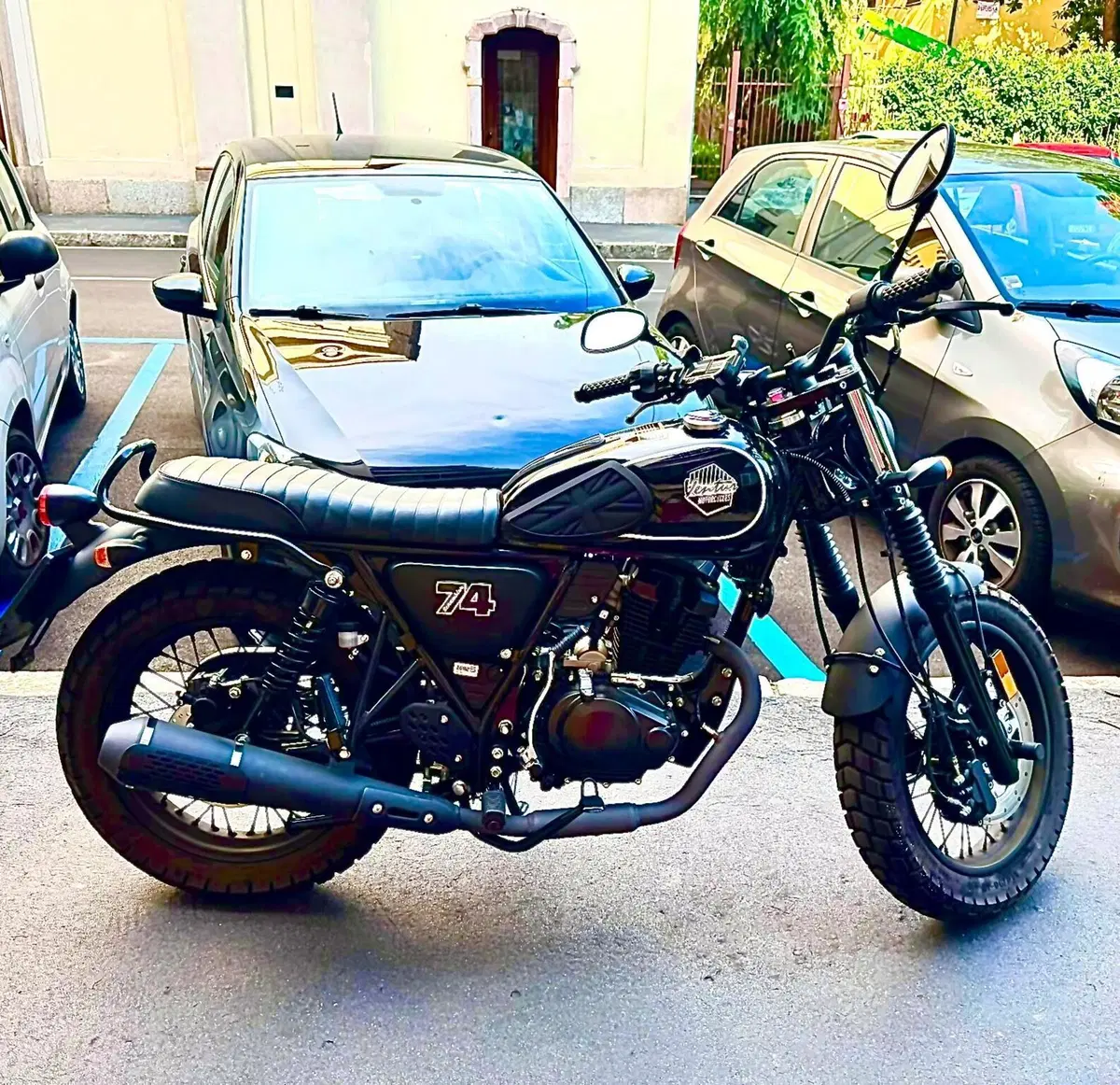 Archive Motorcycle AM 125 Blackpearl (2025 - 26) (5)