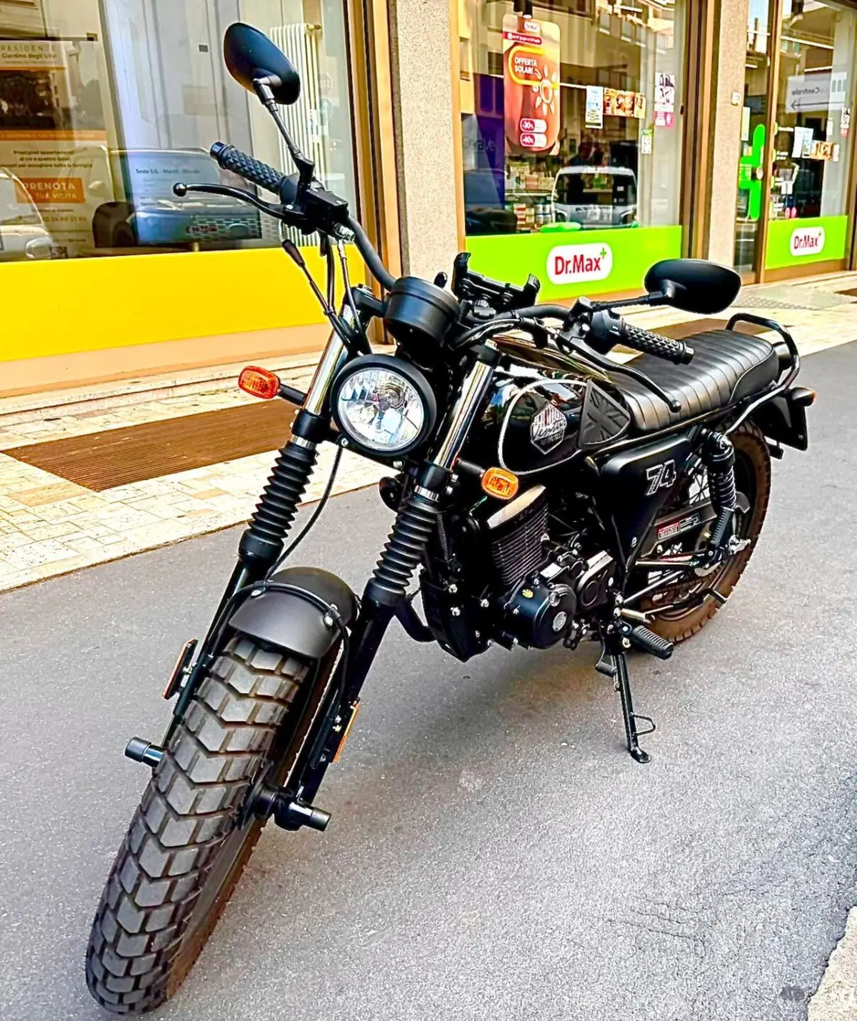 Archive Motorcycle AM 125 Blackpearl (2025 - 26) (6)