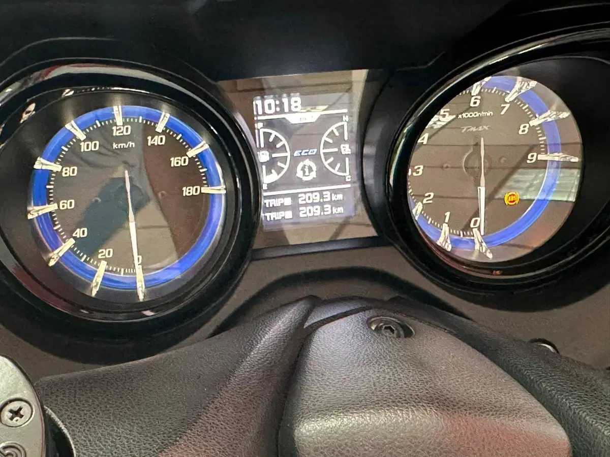 Yamaha T-Max 530 (2017 - 19) (5)