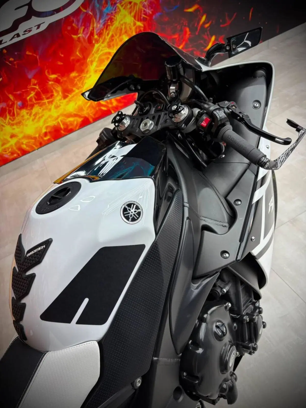 Yamaha YZF R1 (2012 - 14) (8)